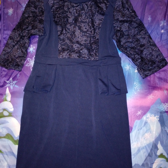 Dress - Picture 3 of 3